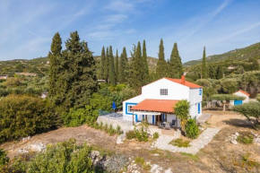Holiday house with sea view and private garden